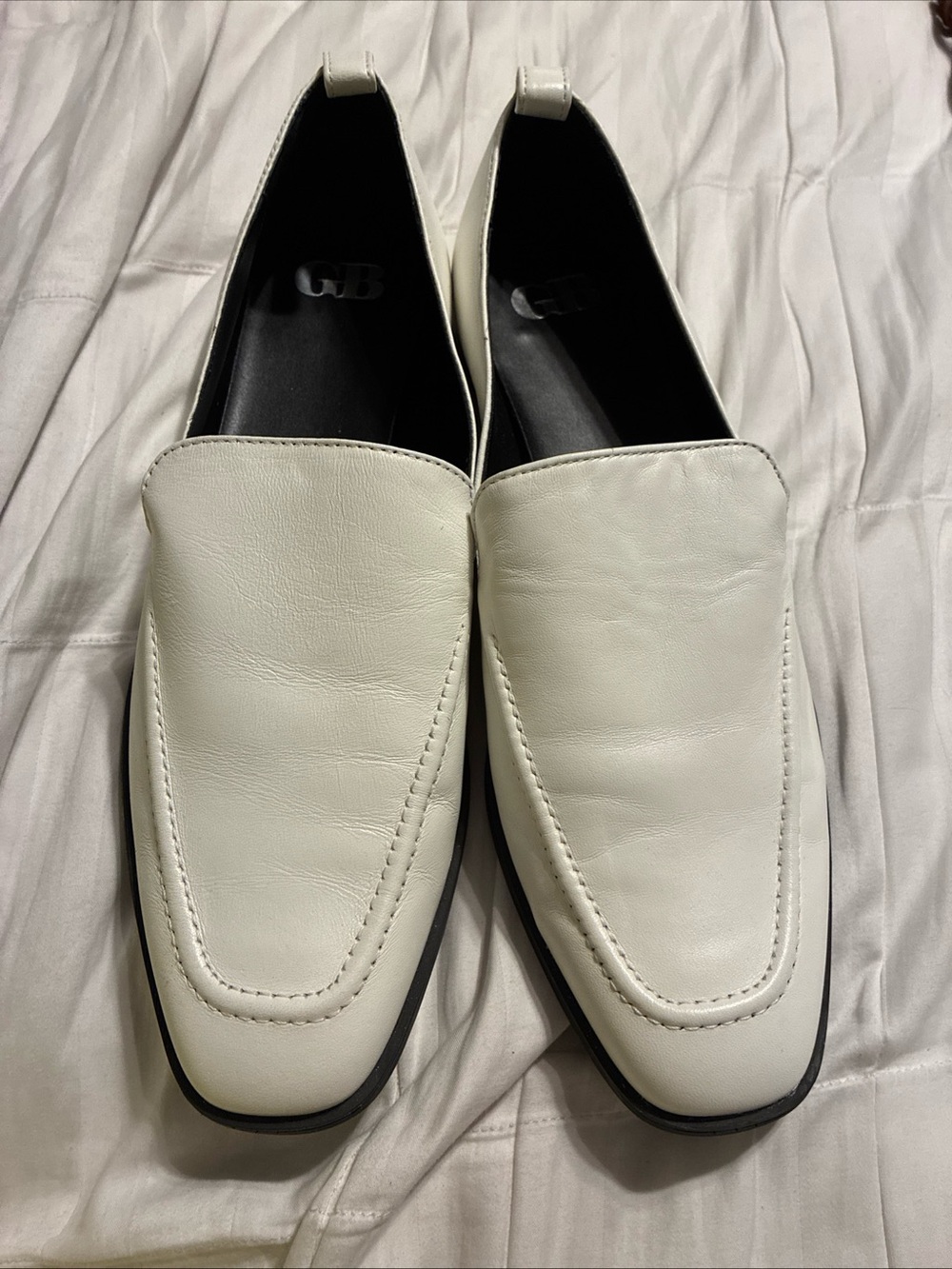 GB ladies leather loafer shoes white size 9.5